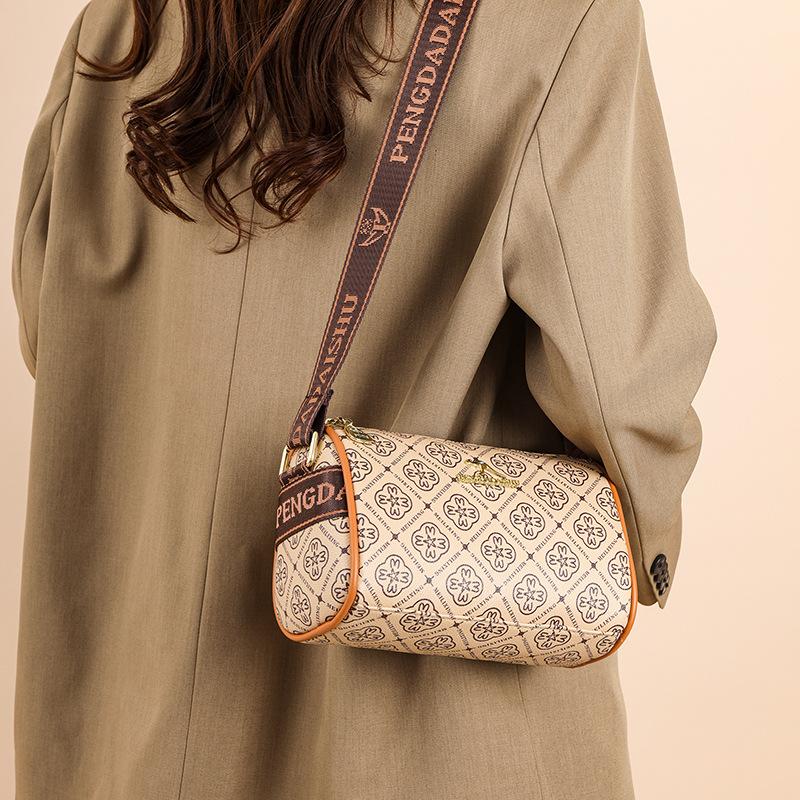 Retro Fashion Messenger Women's Bag Personalized Large Capacity Commuter Shoulder Bag Wide Shoulder Strap Versatile Casual Pillow Bag