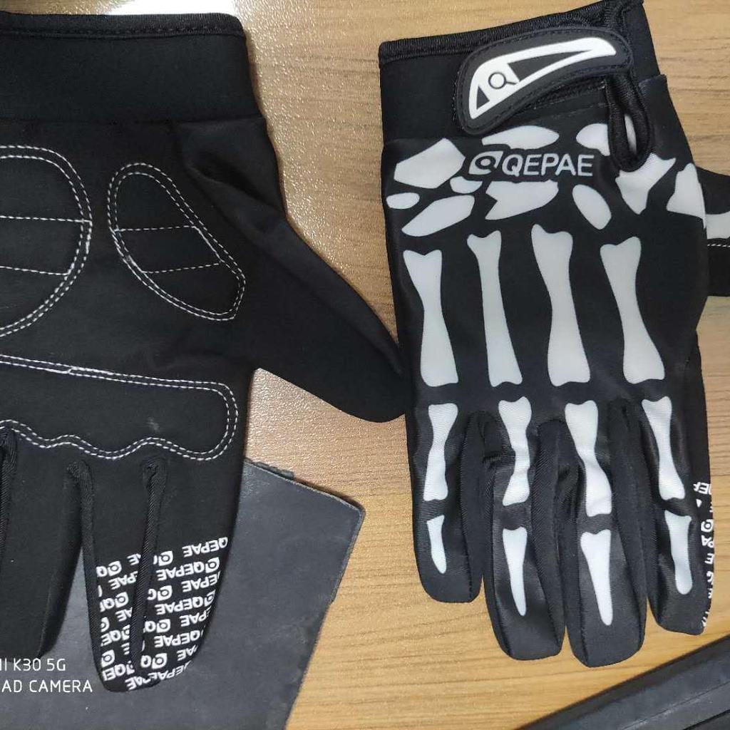 Qepae Chipoer Full Finger Warm Skull Cycling Gloves for Outdoor Sports