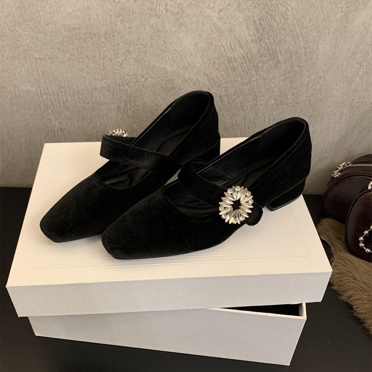 

Туфли женские легкие на среднем каблуке 2024 года, темперамент, поздний вечерний ветер, толстый каблук, туфли Мэри Джейн из замши, сказочные, высокие каблуки 39