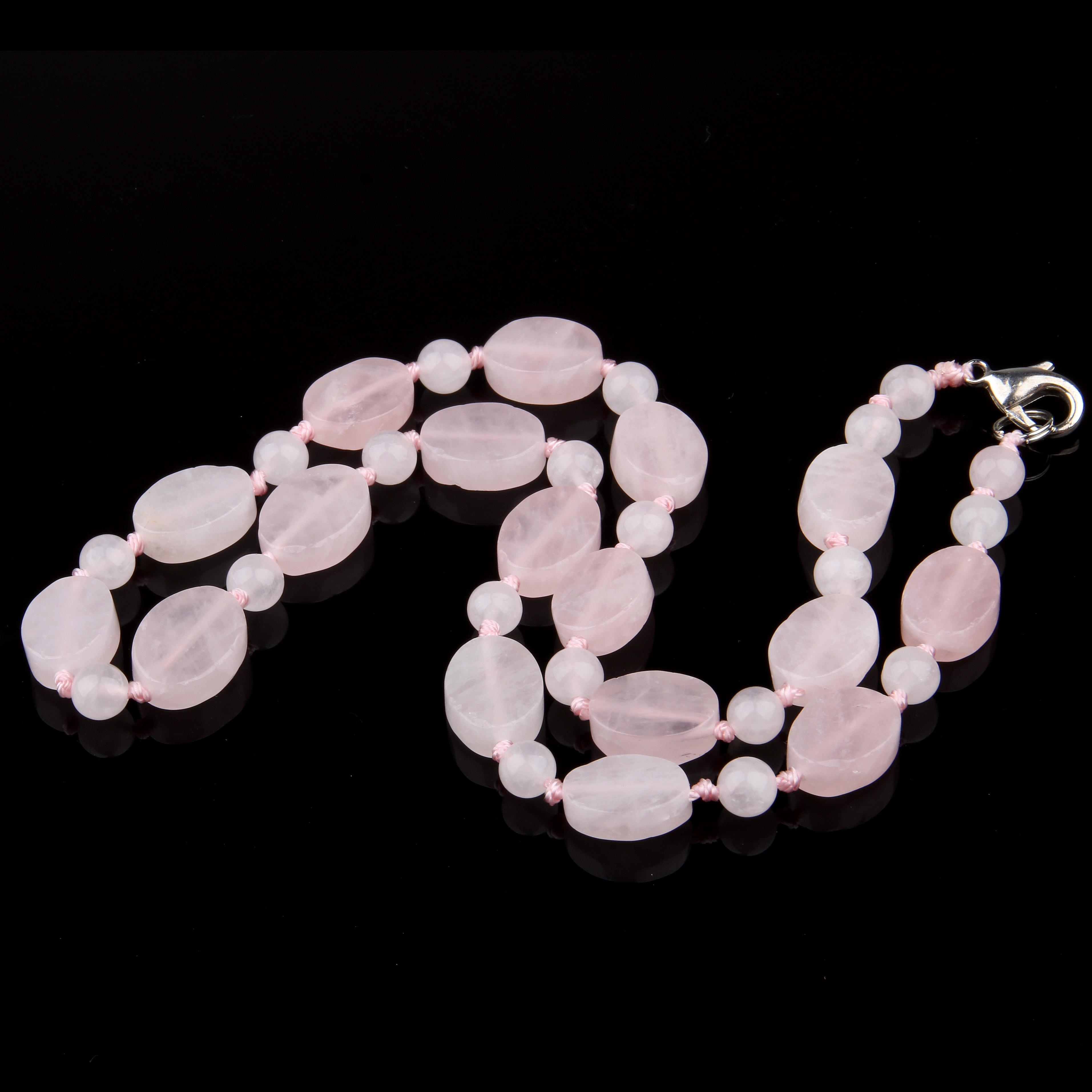 

Женские ожерелья из полудрагоценных камней