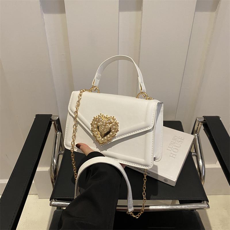 

Chic Pu Leather Shoulder Bag For Women Trendy Lock Chain Crossbody Bag 2024 белый