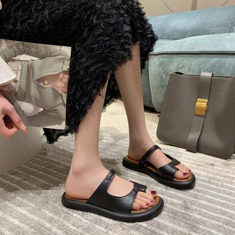 

Толстоподошвочные шлепанцы на плоской подошве, цельные, для улицы, 2024, новые летние сандалии, повседневный отпускной комплект, с открытым носком, пляжные сандалии 35 чёрный