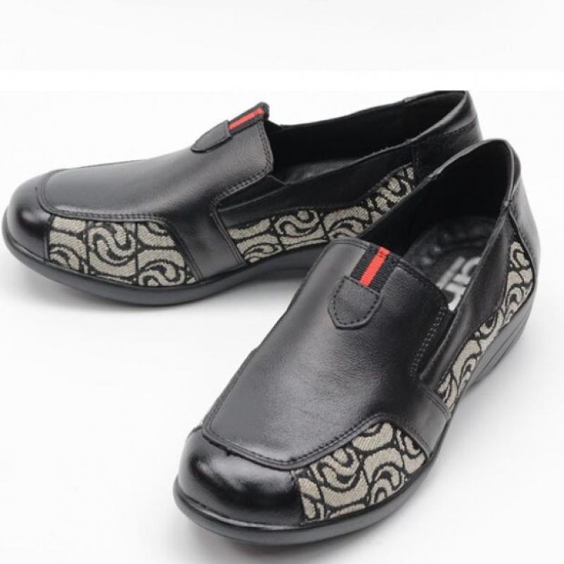 Shiz Madam Women S Wave Pattern Leather Slip On ShoeS A42341