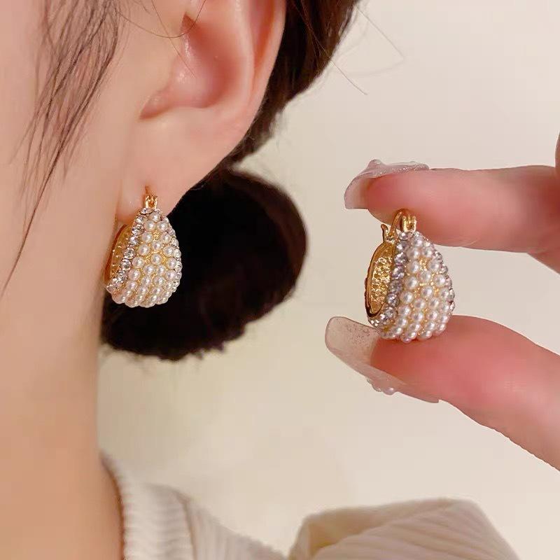 

2023 Trendy Pearl & Diamond Oval Pendant Earrings - Versatile & Stylish High-End Design алмаз/жемчужный
