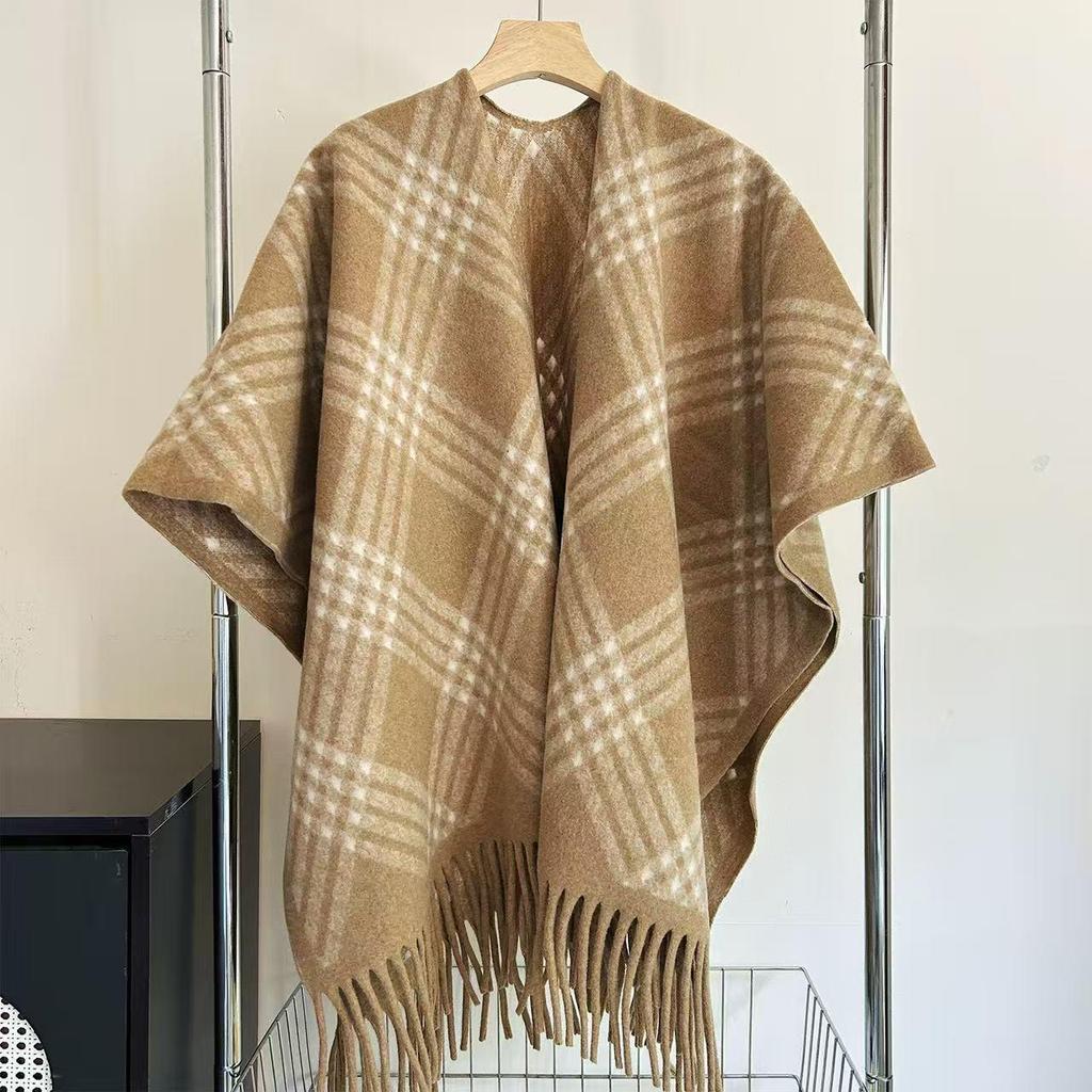 2025 New Women's High-End Color-Block Shawl Cape for Autumn and Winter Travel