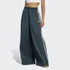 BrAnd Women Loose And Flowing Fit Satin Model