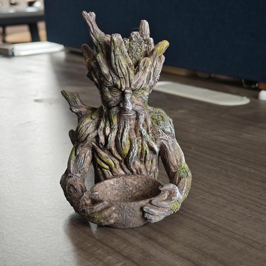 Bigfoot Treant Resin Bird Feeder for Outdoor Courtyard