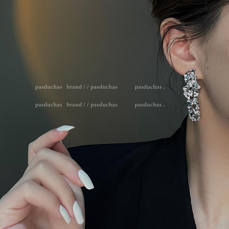 2025 Irregular Metal European & American Women's Stylish Stud Earrings