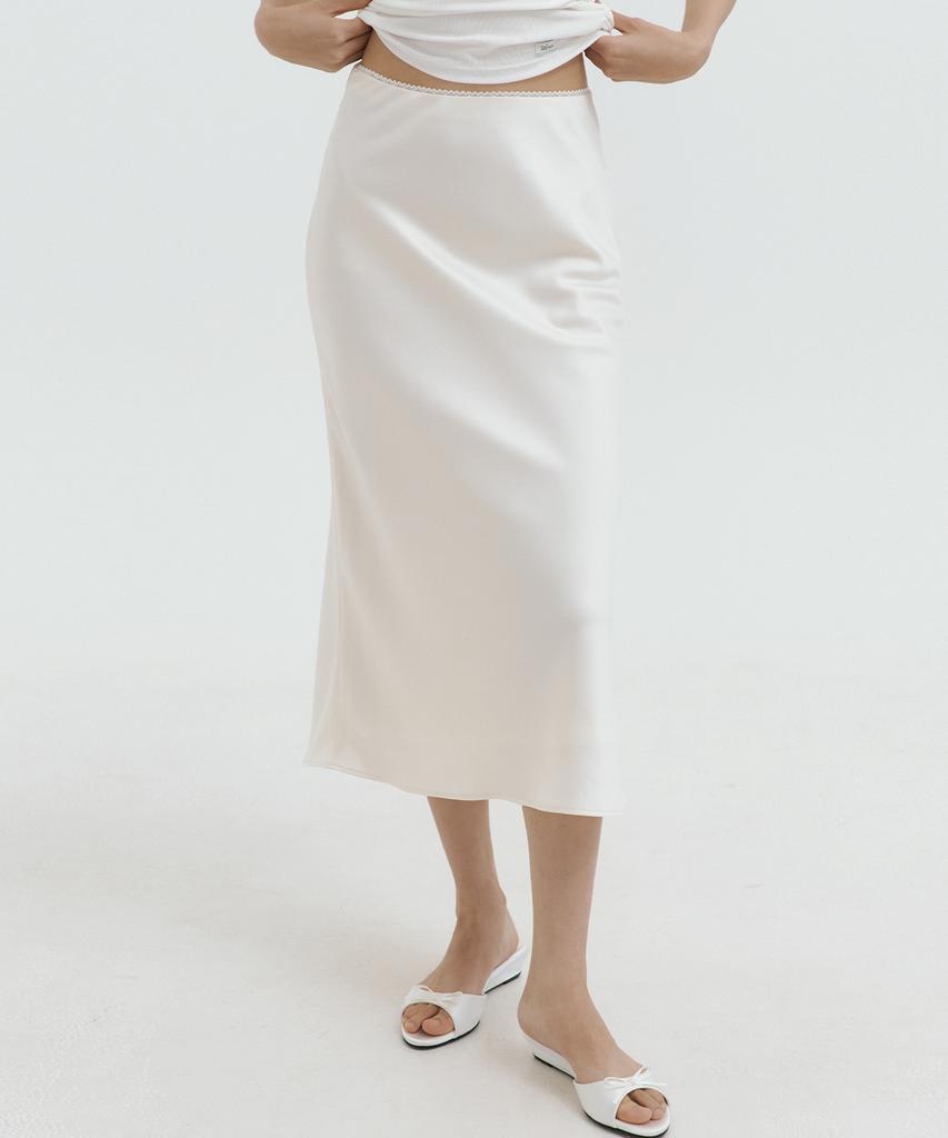 LUCIR ZU Flow Satin Long Skirt (Cream)