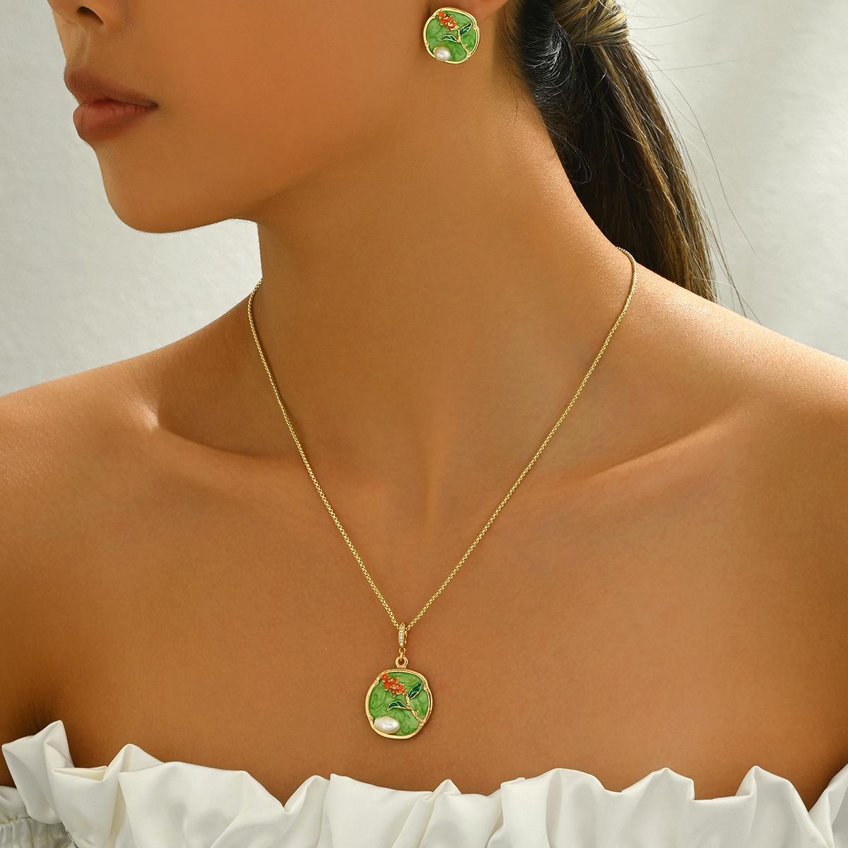 

Идиллическое цветочное ожерелье и серьги в комплекте с женской индивидуальностью, жемчужный дизайн с каплями масла, универсальная ключичная цепочка