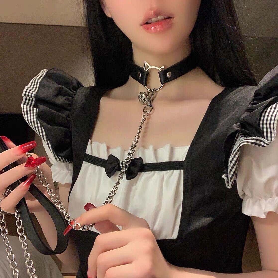 

Leather Clavicle Chain Choker Necklace with Cat Bell and Female Neck Strap