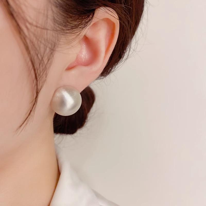 S925 Silver Needle Metal Brushed Round Stud Earrings for Women - Simple and Elegant, Fashionable Ear Jewelry