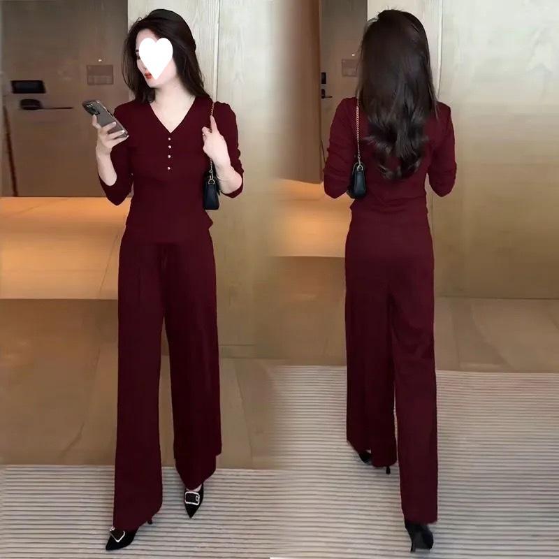 Fashionable Suit for Women in Autumn, Exuding Elegant Charm and Reducing Age While Slimming The Figure. Long-sleeved Top and Wide-leg Pants Set.