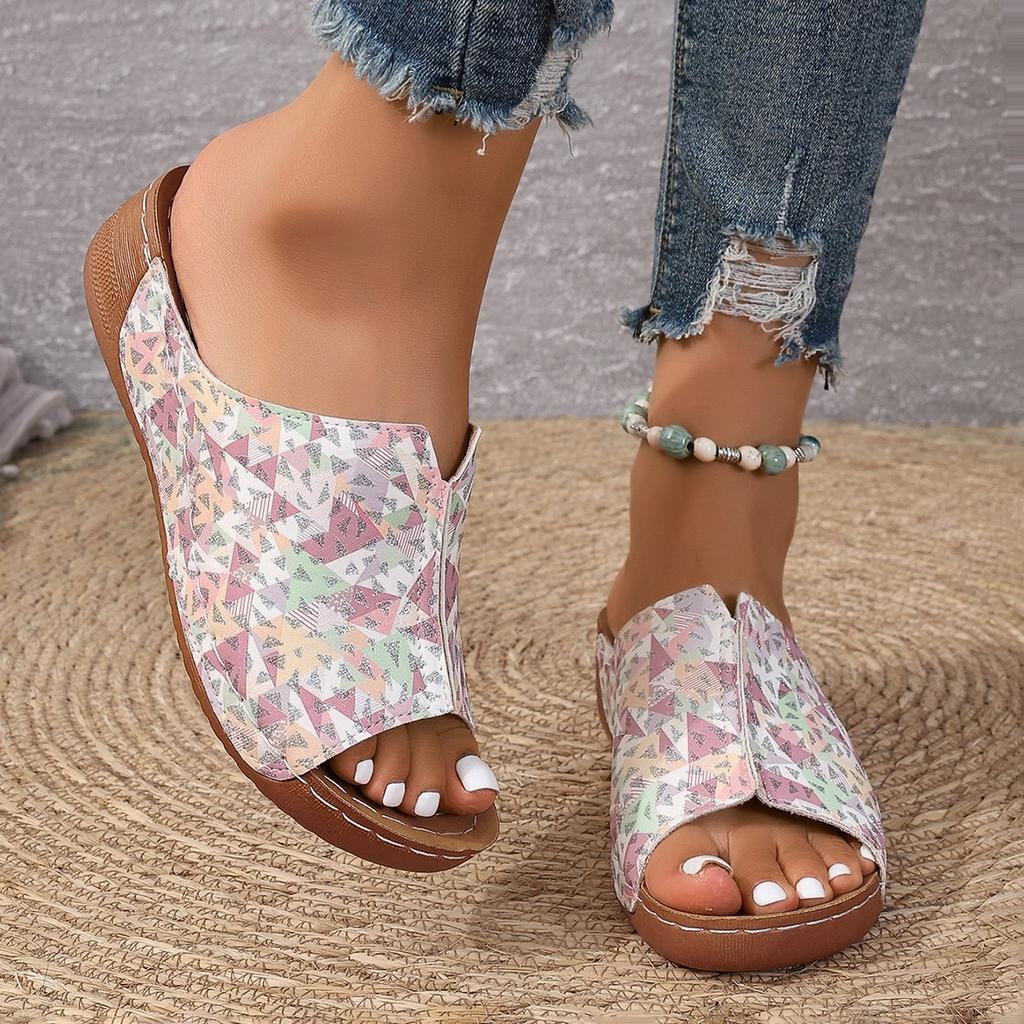 Fish mouth slippers women's summer color one word women's casual beach slippers European and American fashion sandals