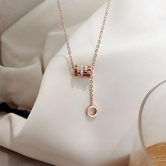 

Women s Roman Numerals Circle Pendant Necklace - Titanium Steel Luxury Clavicle Chain