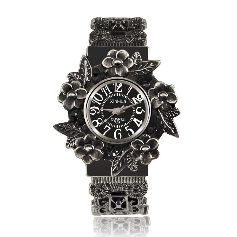 Retro Carved Women's Quartz Bangle Watch