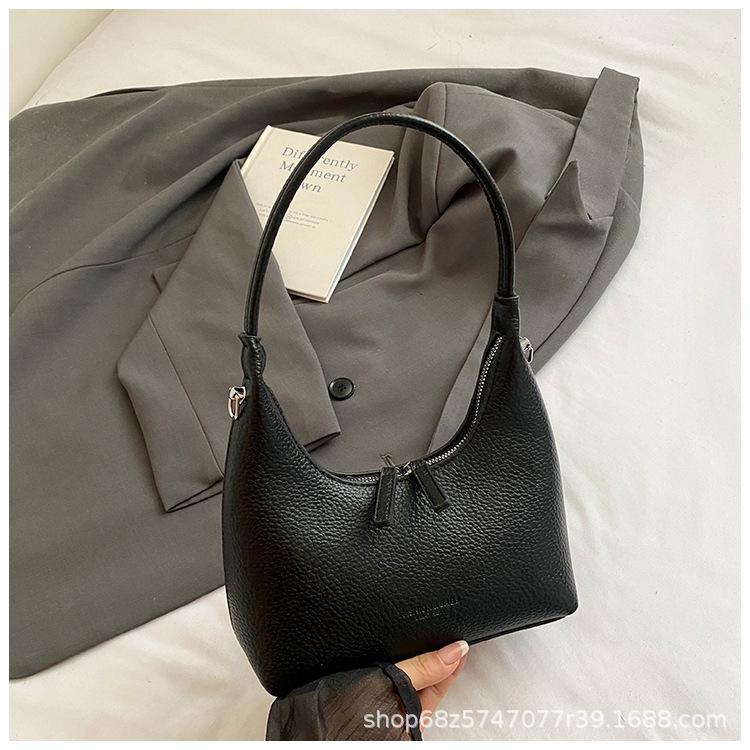 Exquisite underarm bag women 2025 new fashion dumpling bag Korean version niche design shoulder messenger bag