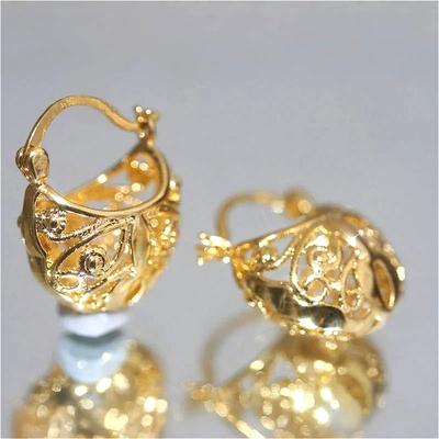 Hohlgeschnitztes Blumenkorb-Design Goldplattierte Creolen Ohrringe für Damen Vintage Exquisites Bankett Schmuckzubehör