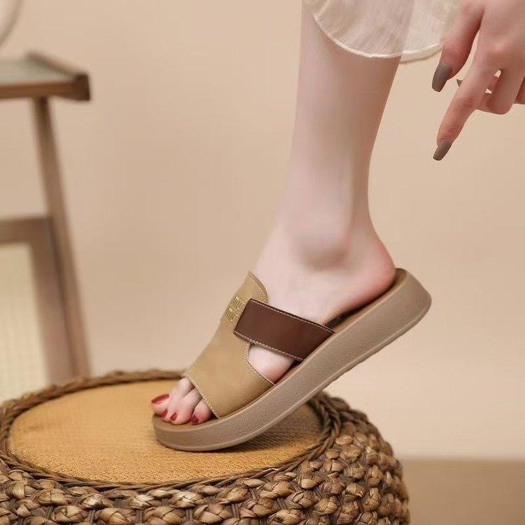 

Удобные и универсальные пляжные туфли на толстой подошве для женщин для ношения на улице с ощущением ходьбы по фекалиям 35 хаки