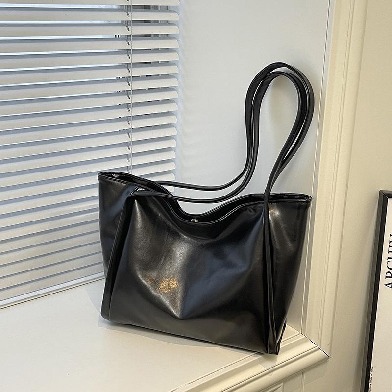 Korean Style Minimalist Women’s Shoulder Bag - Autumn/Winter 2025 Retro Design