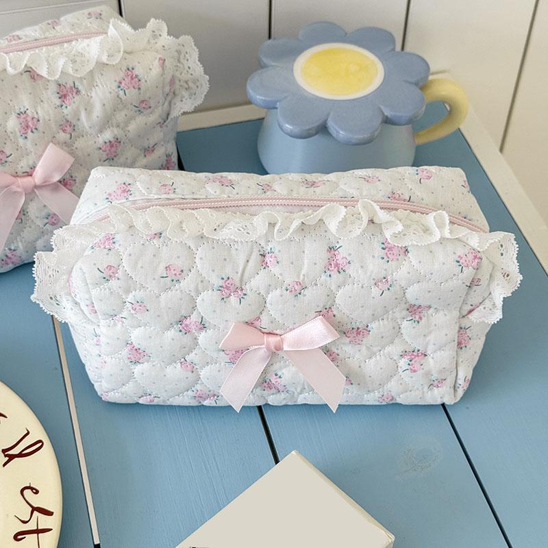 Women Love Plaid Lace Makeup Bags Case Kawaii Pink Cosmetic Brush Organizer Pouch for Women Cute Wash Toiletries Storage Bag