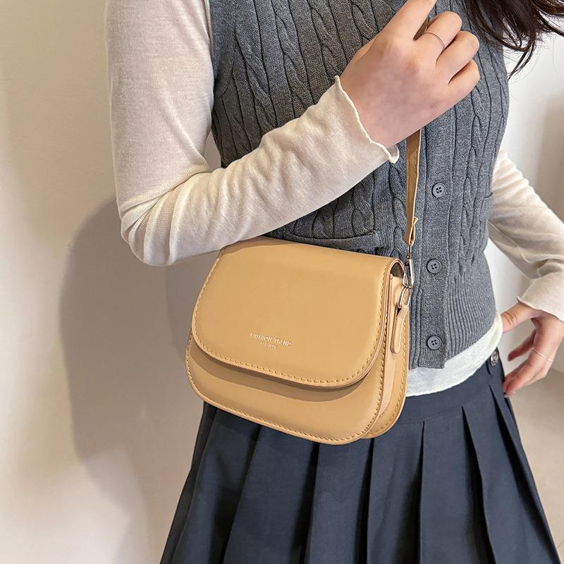 Saddle bag Women's messenger bag New trendy girl season commuting simple fashion trendy women's shoulder bag
