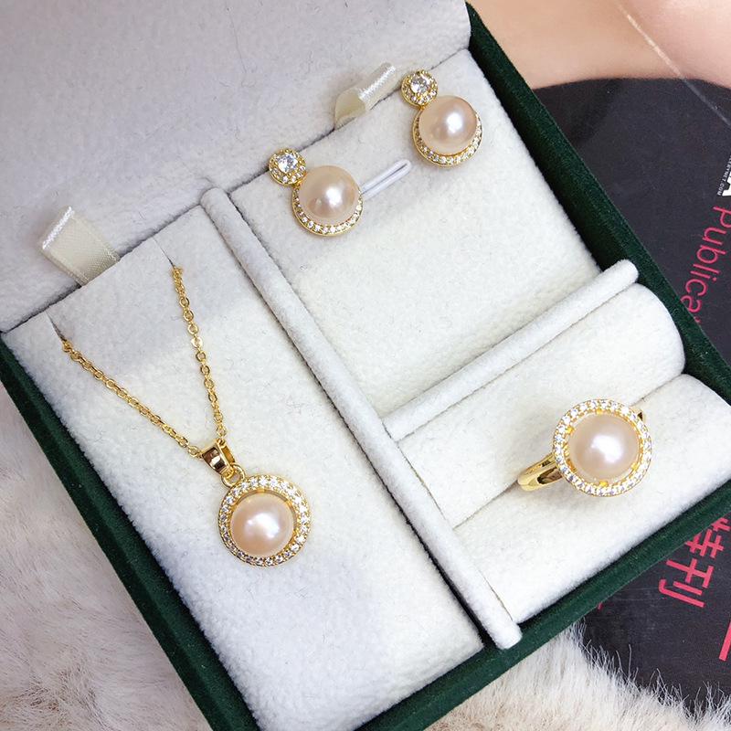 Princess Diana-Inspired Freshwater Pearl Necklace Set - Three-Piece Elegant Pearl Jewelry for Women