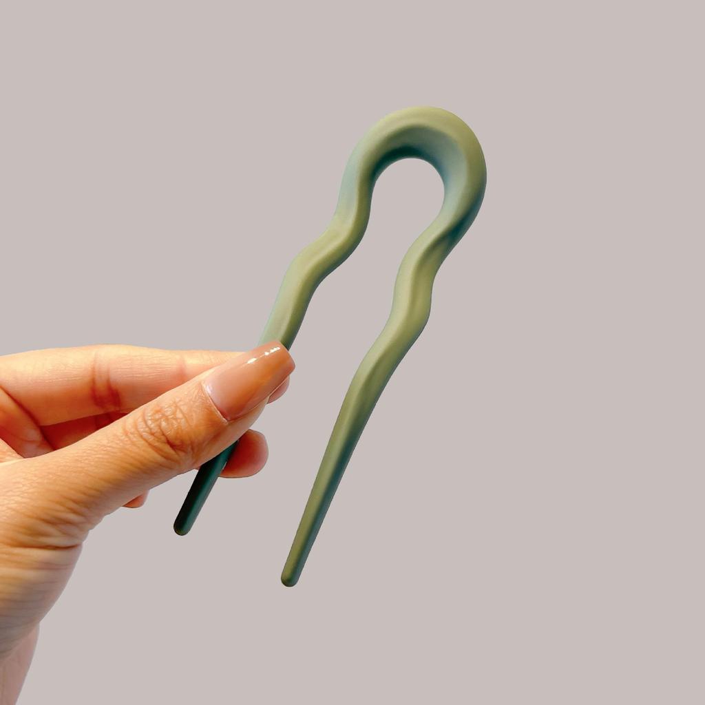 Elegant U-shaped Acrylic Hairpin for Women's Bun - New Chinese Style