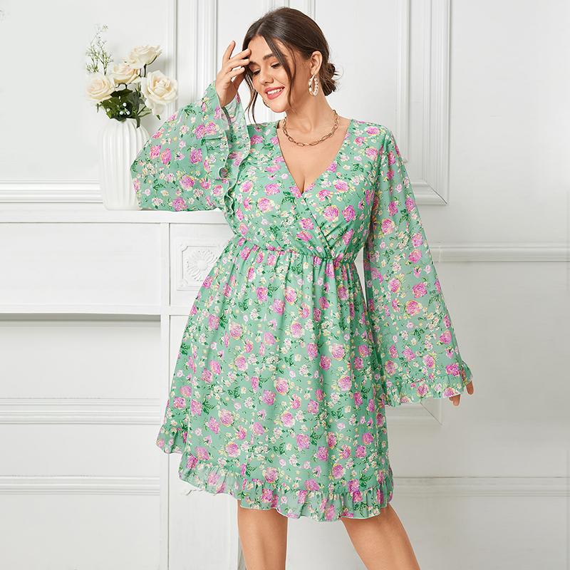 

Женское платье миди с V-образным вырезом и цветочным принтом, эластичной талией и оборками