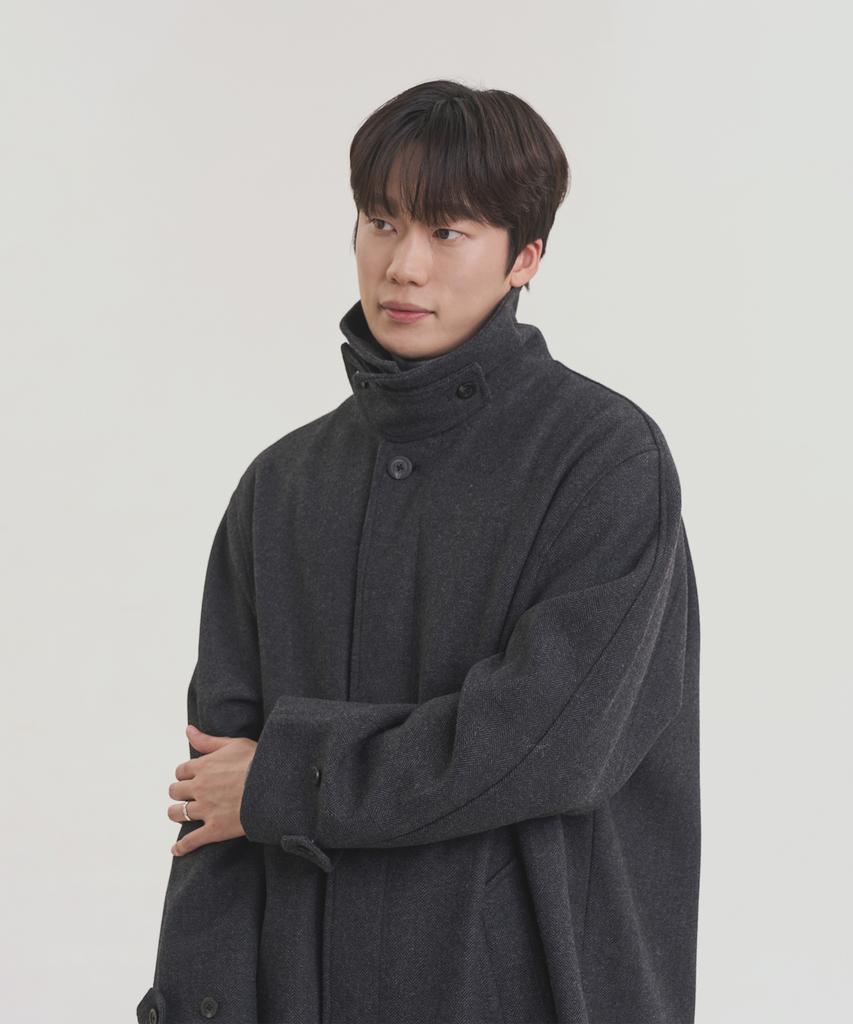 Noise Herringbone Wool Balmacaan Coat - Black