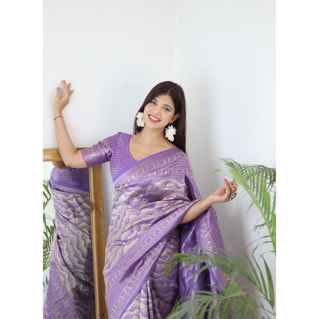 This Beautiful Saree Is Elegantly Decorated with Gorgeous Solid Jacquard Weave That Gives a Perfect Look To the Outfit.