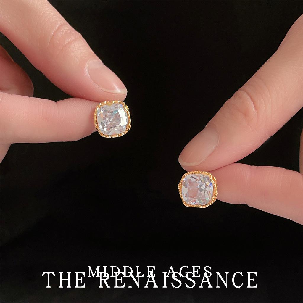 

Light medieval square zircon stud earrings, retro French court style earrings, ear jewelry.