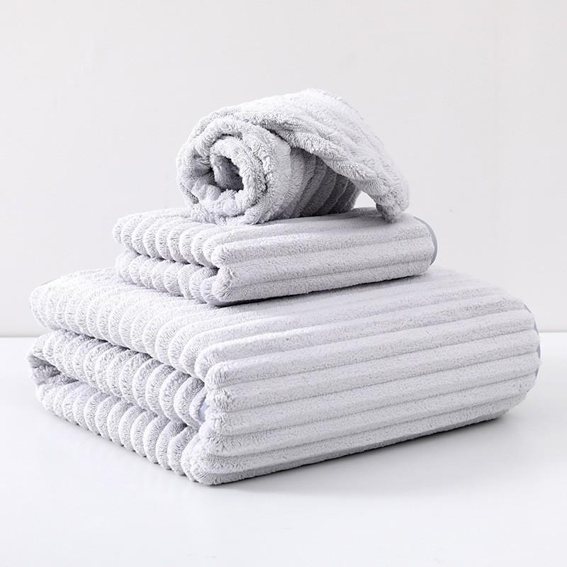 

Банное полотенце с волнистым узором, впитывающее воду и быстросохнущее, пляжное полотенце Candy Velvet, не содержащее выпадения волос, коралловое бархатное мужское полотенце для лица 70 * 140cm