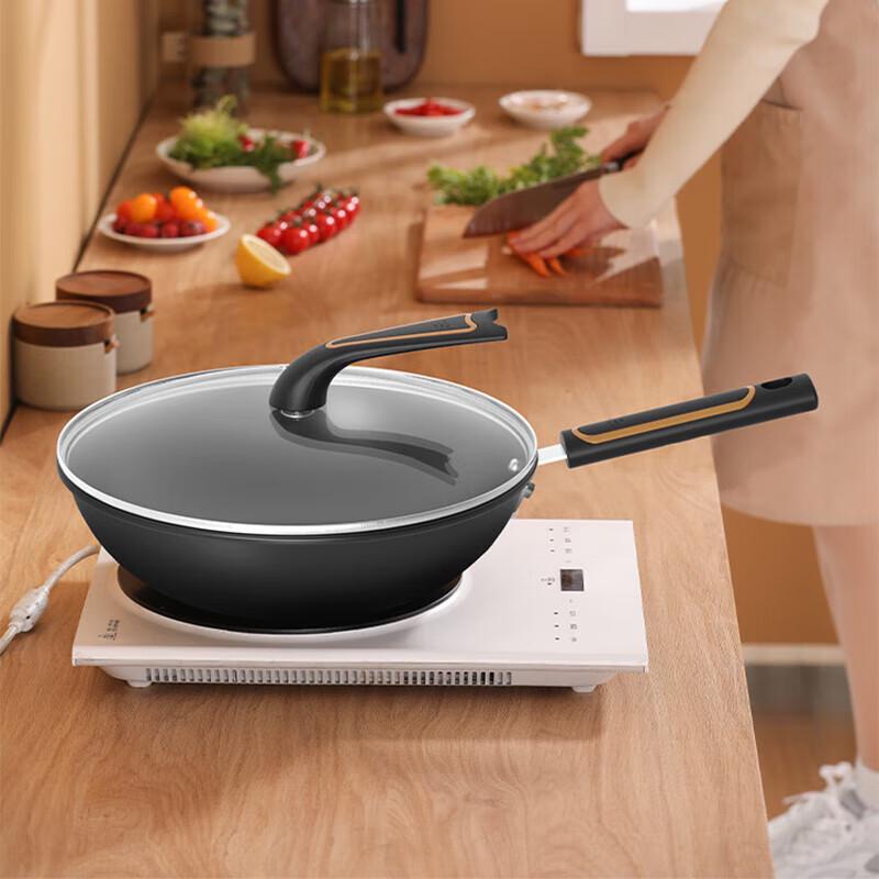 Combach Refined Iron Wok
