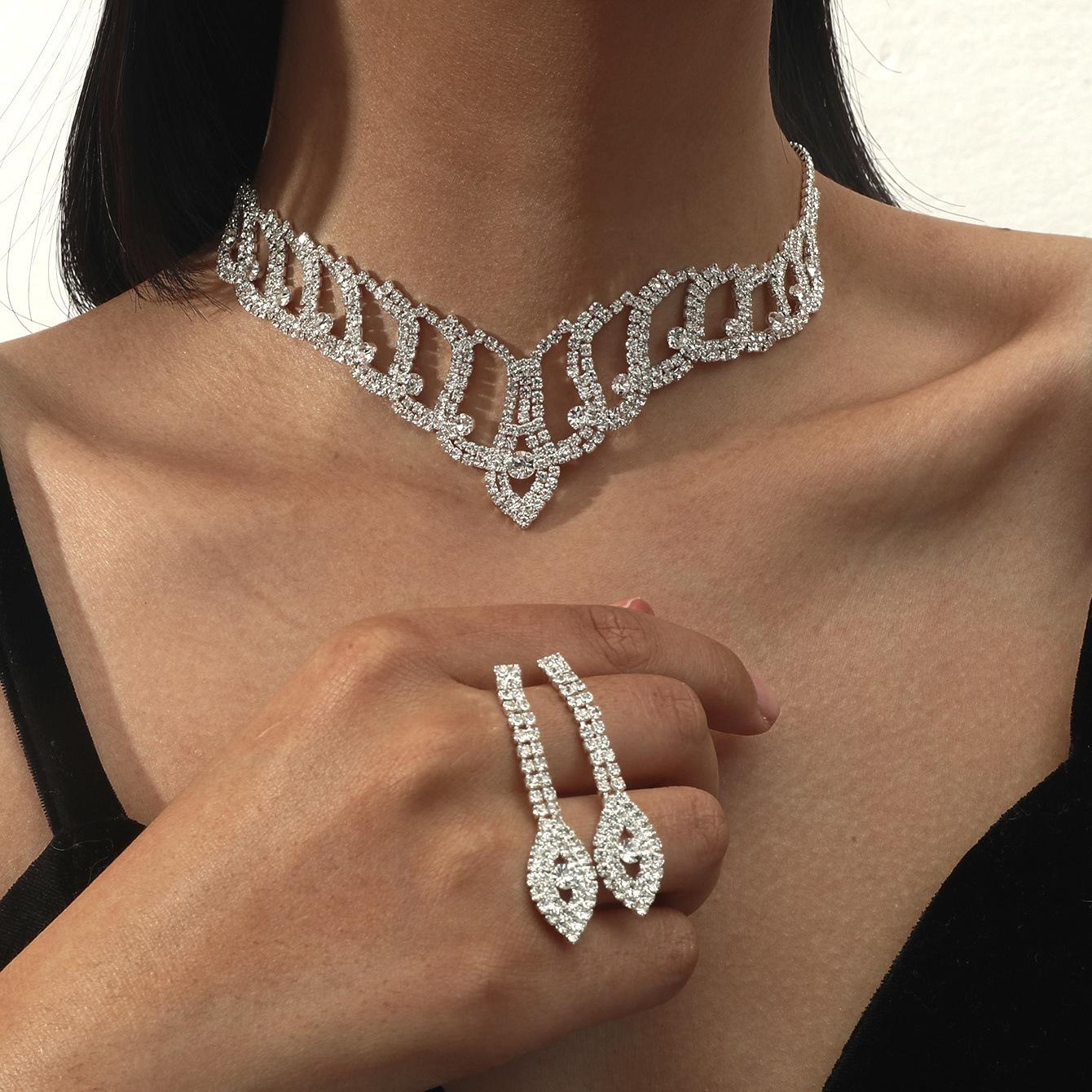 

Класичне європейське та американське блискуче намисто та сережки з діамантами, набір із двох предметів, аксесуари для весільної сукні, набір прикрас зі стразами