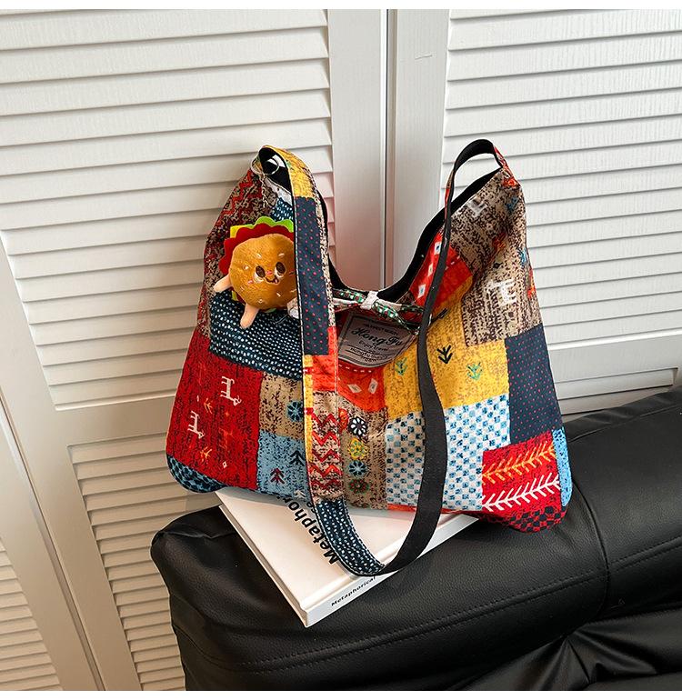 

Сумка для поездок весна и лето новая большая вместимость двусторонняя сумка-тоут на спине женская сумка новая нишевая этническая сумка через плечо Without pendant чёрный