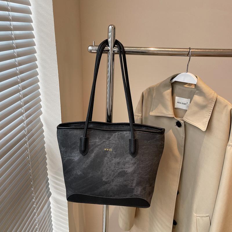

Casual large-capacity tote bag women s new summer fashion retro shoulder bag class commuter bag