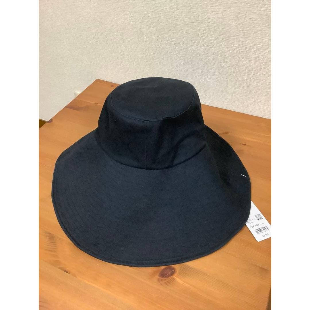 Used Brand new with tag/UNIQLO UV cut wide brim hat