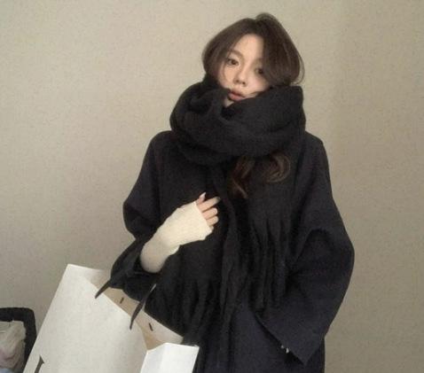 Korean atmosphere Mohair plaid plush scarf women's 1116 autumn and winter warm atmosphere couple scarf