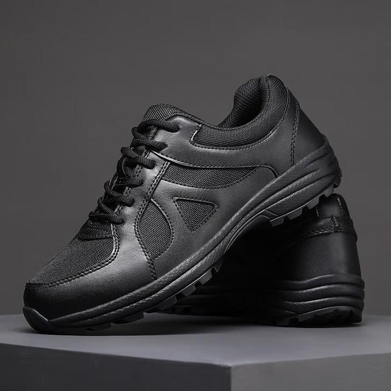 League Messenger Durable Multi-Purpose Training Shoes