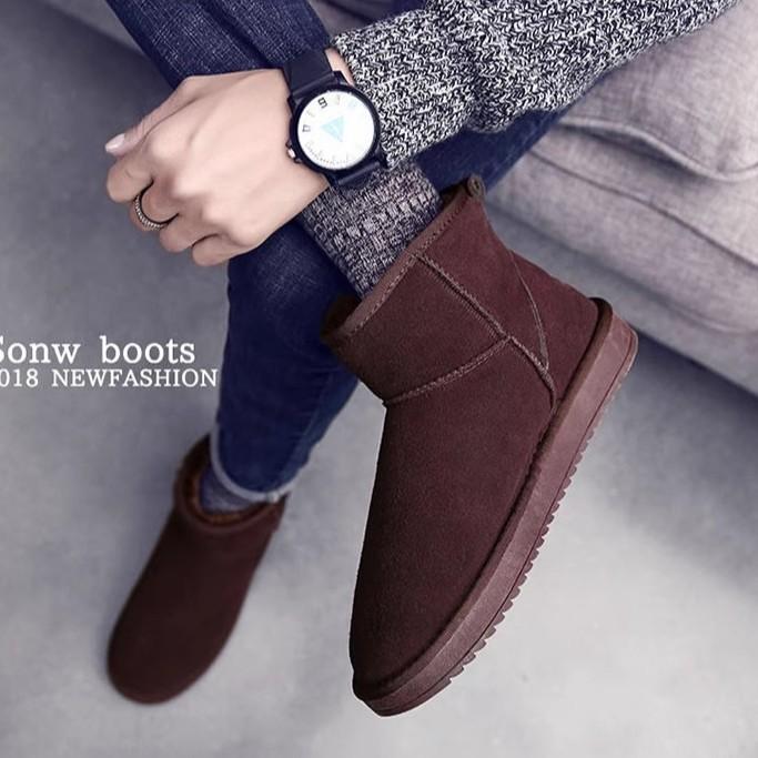 Snow boots women's 2025 new winter piled thickened short boots matte non-slip medium tube warm thick-soled cotton shoes