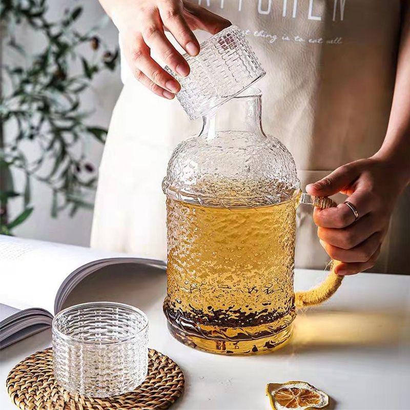 Hammered Glass Water Pitcher with Rope Handle – Heat Resistant, Large Capacity Cold Water Jug Water Botter