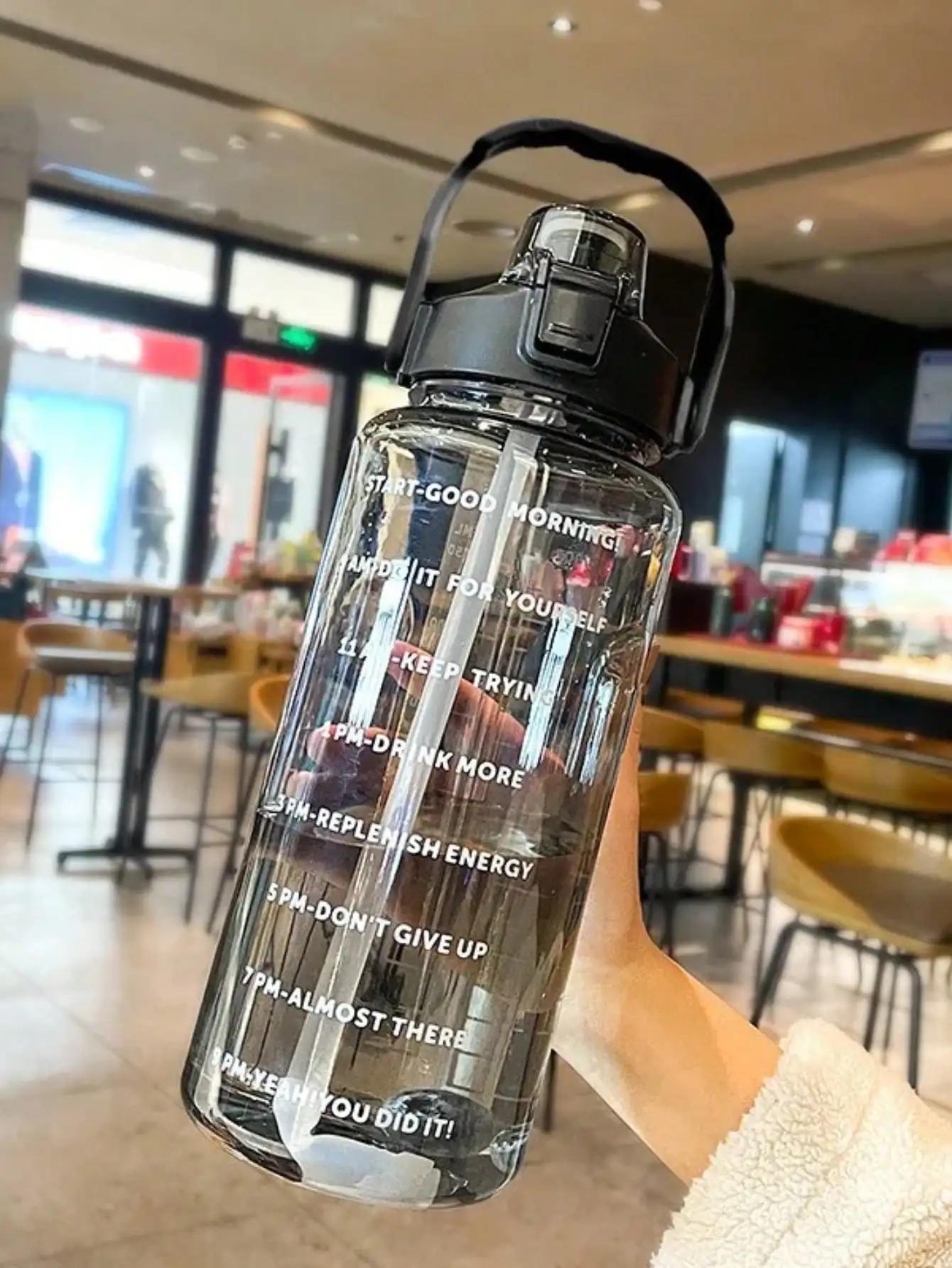 

1 шт. черная 2 литра соломенная пластиковая бутылка для воды большая портативная дорожная бутылка спортивная фитнес-кружка высокая ценность большая толстая кружка взрослая Univ 2.0L чёрный