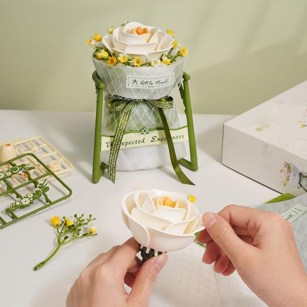 Robotime ROKR DIY Bouquet White Camellia 3D Puzzle Models DIY Flowers for Girlfriend Valentine's Day Gift AF011