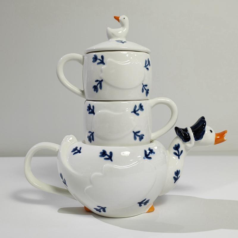 

Керамический чайный сервиз Kawaii Duck - чайный набор на двоих, заварочный чайник и 2 кружки для чая, заварочный чайник для дневной чашки со сливным отверстием, подходит для использования в микроволновой печи синий