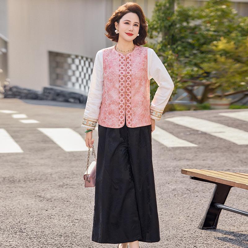 New Chinese Jacquard Vest: Elegant National Style for Middle-Aged Women, Frog Button Design, Flattering and Lightweight for Spring and Autumn