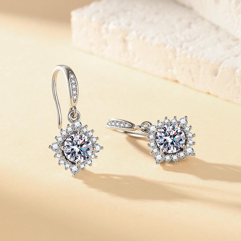 Eight-Heart Eight-Arrow Cubic Zirconia Snowflake Earrings - Women's Niche Fashion Ear Jewelry