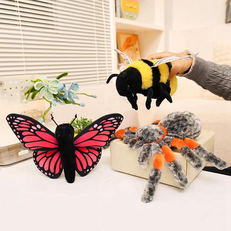 Set di peluche di insetti carini e realistici Farfalla, Coccinella, Ape, Ragno Peluche per Decorazione della Casa e Regalo per Fan di Anime