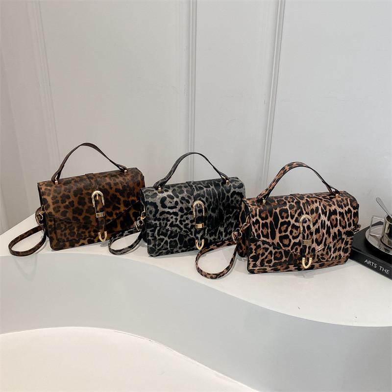 Eyecatching Leopard Retro Print Crossbody Bag For Women With Comfortable Single Strap And Stylish Design Perfect For Daily Use