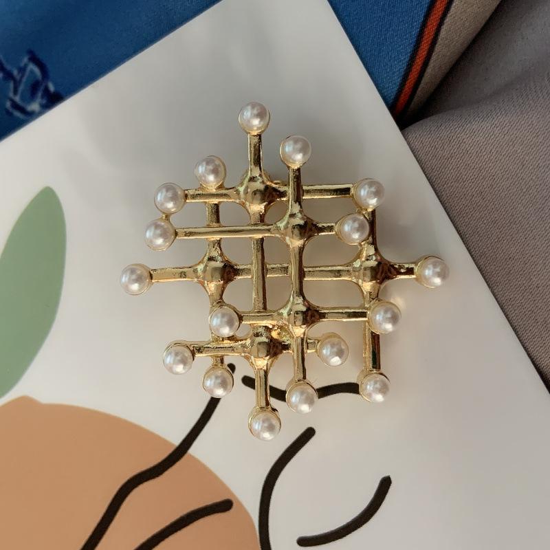 

Vintage Women Men Enamel Stars Badges Pin Fashion Classic Retro Brooch